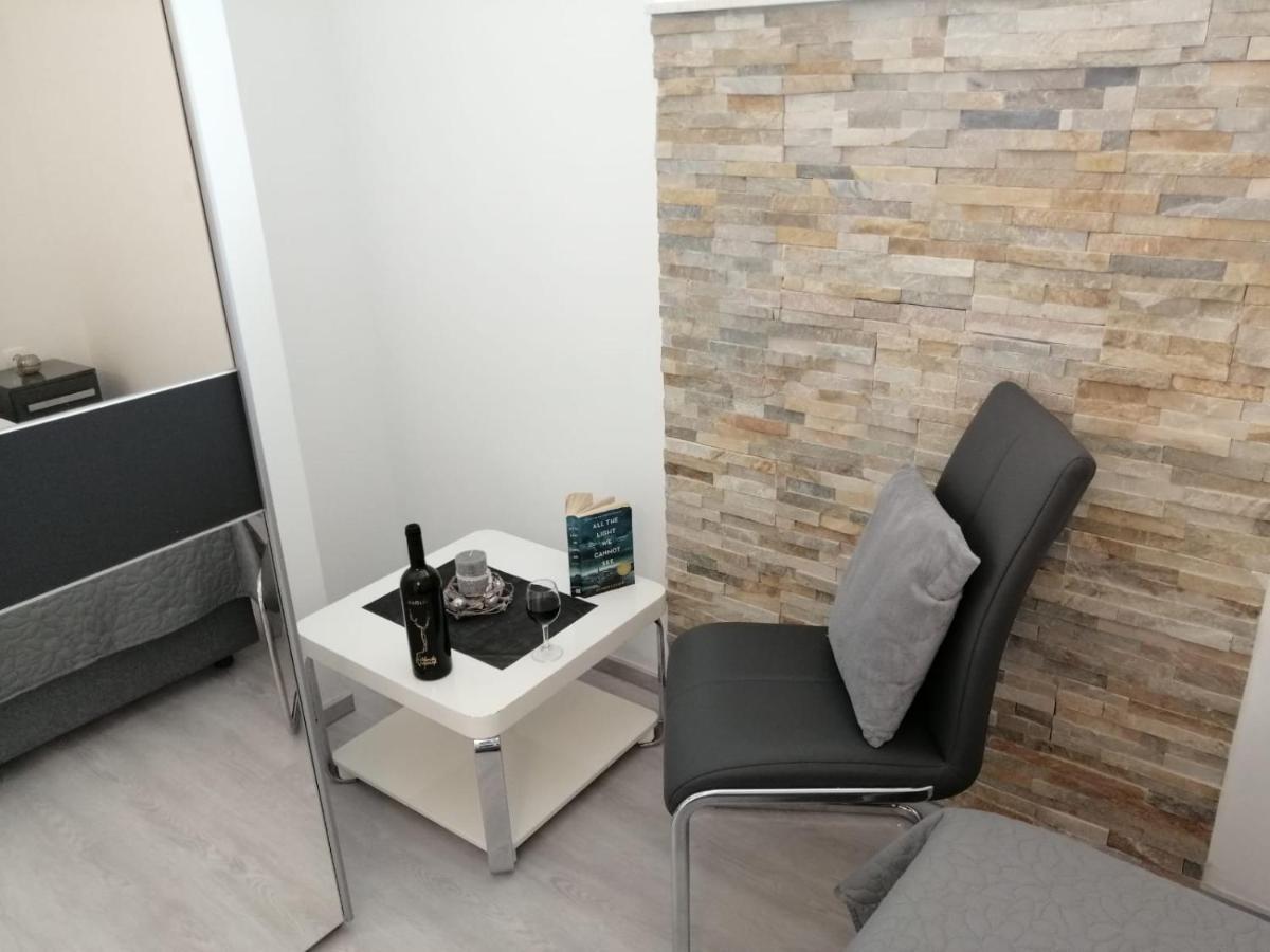 Apartment Leptir Podstrana Exteriör bild
