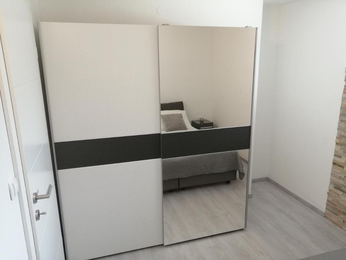 Apartment Leptir Podstrana Exteriör bild