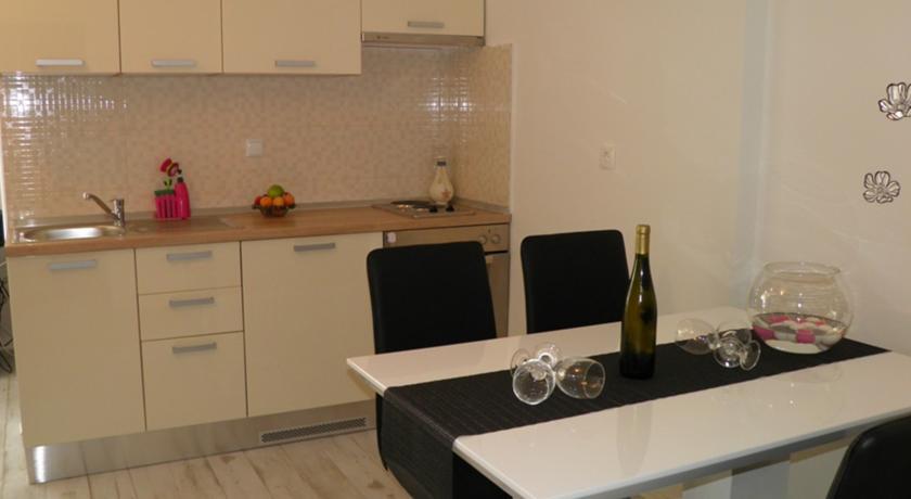 Apartment Leptir Podstrana Rum bild