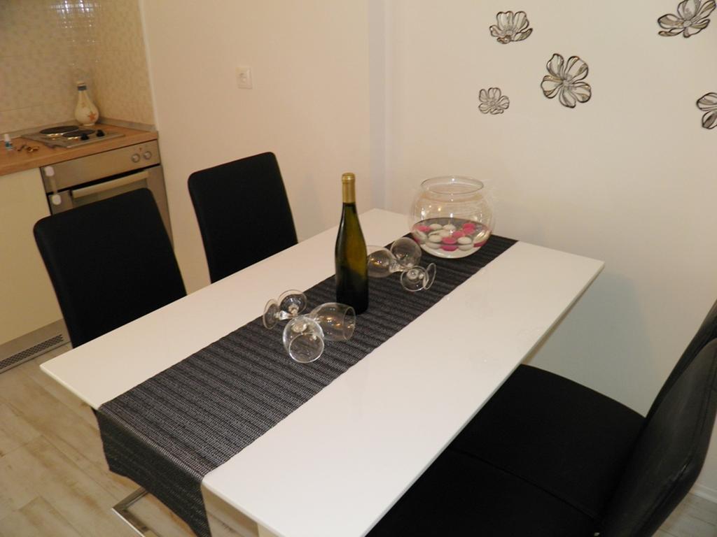Apartment Leptir Podstrana Rum bild