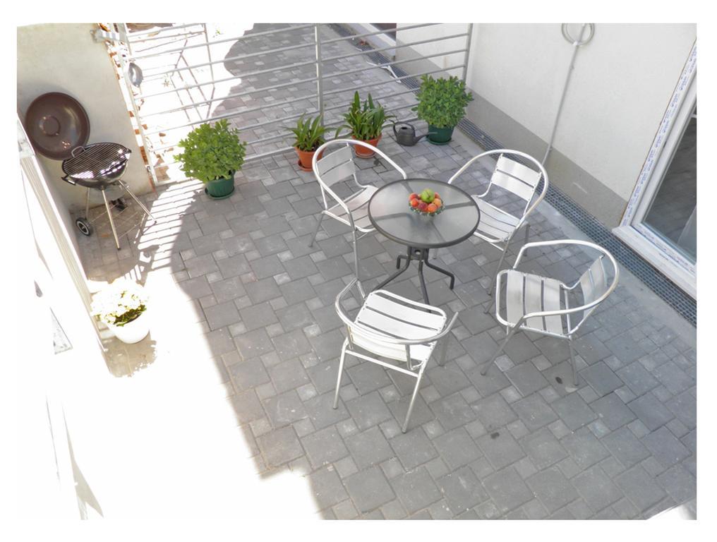 Apartment Leptir Podstrana Rum bild